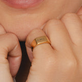 Ladies Modern Signet Ring