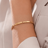 Essential Clasp Bangle